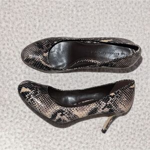 Banana republic snake skin print heels 7.5